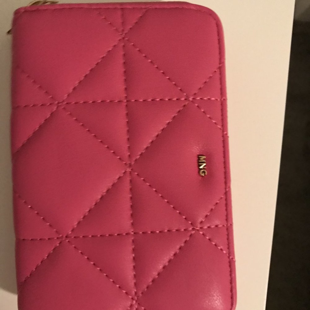NWOT Mango Wallet | Fuchsia